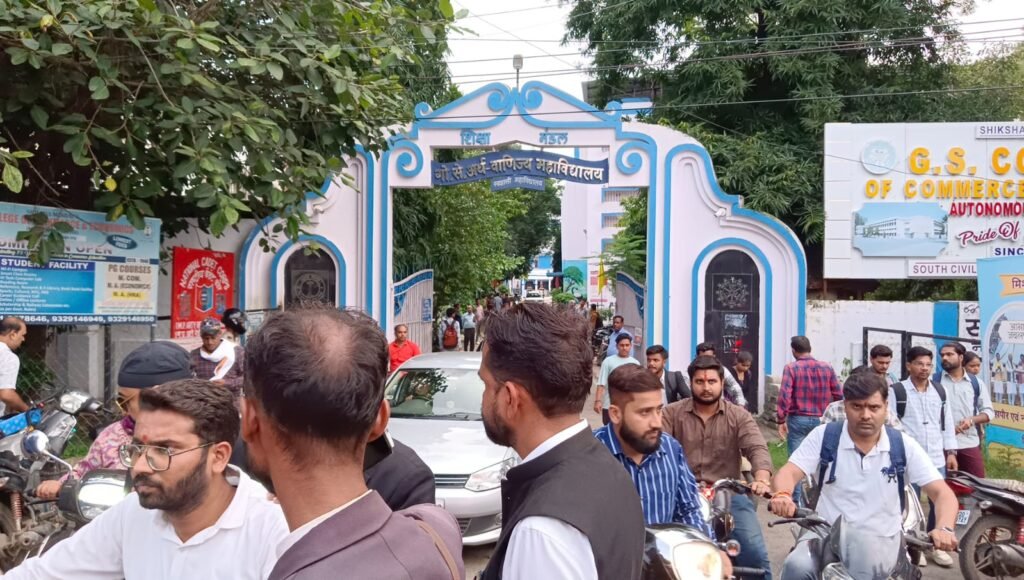 1a7c0a82-b0f0-4df6-ac62-b48c2e4bcf13-1024x580 अवैध वसूली और हत्या के प्रयास में फंसे भाजयुमो नेता, GS कॉलेज से पुलिस ने किया गिरफ्तार