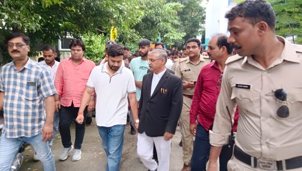 9f4fa40b-68f2-455d-8860-f2022e539056-1024x580 अवैध वसूली और हत्या के प्रयास में फंसे भाजयुमो नेता, GS कॉलेज से पुलिस ने किया गिरफ्तार