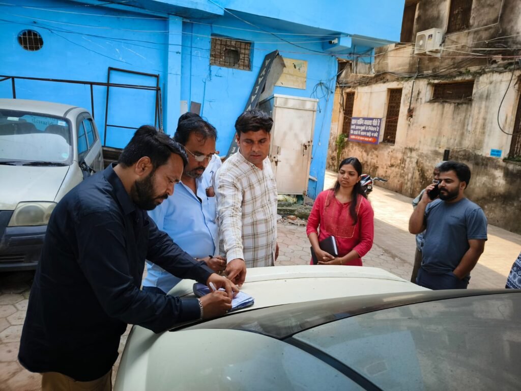 b79fc826-9311-4178-91aa-e7de1c8e29c5-1024x768 जबलपुर के K.A. मॉल के पास अवैध डेयरी का भंडाफोड़, नगर निगम ने की चालानी कार्रवाई